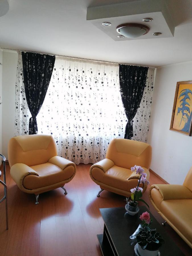 Apartament Spatios 3 Camere Curtea De Arges Curtea de Argeş Exteriör bild