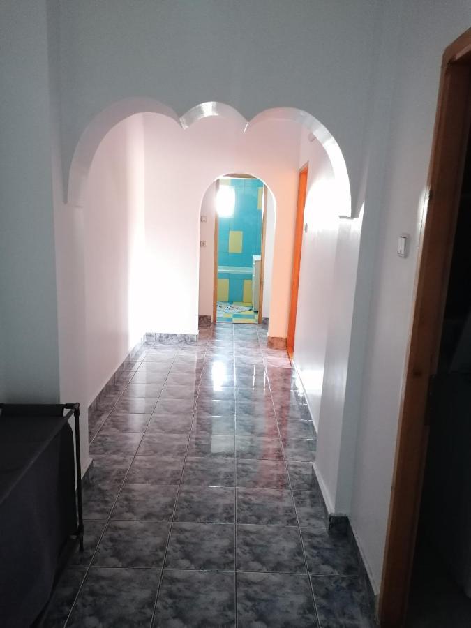 Apartament Spatios 3 Camere Curtea De Arges Curtea de Argeş Exteriör bild